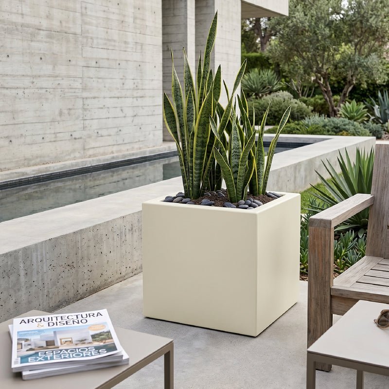 Matera Cuadrada Sedna 40 cm - ambiente sabbia #ia - Tumatera.co