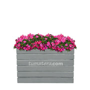 COMBO JARDINERA CEMENTO ACANALADA 100 X 60 CM CON FLORES- Tumatera.co