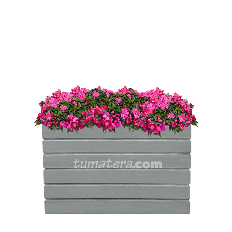 COMBO JARDINERA CEMENTO ACANALADA 100 X 60 CM CON FLORES- Tumatera.co