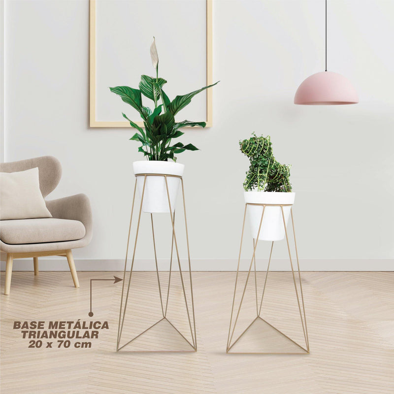 BASE METÁLICA TRIANGULAR 20 x 70 CM ambiente