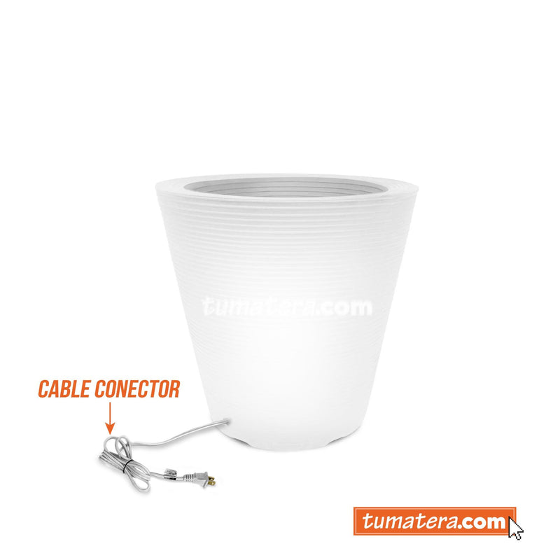 MATERA POLIETILENO CON LUZ LED BLANCA 45 X 45 CM - Tumatera.co